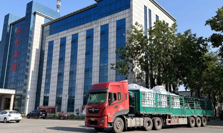 熱烈慶祝山東萬利客戶定制款中國紅系列圓鋸機(jī)26臺(tái)第一批今日發(fā)貨