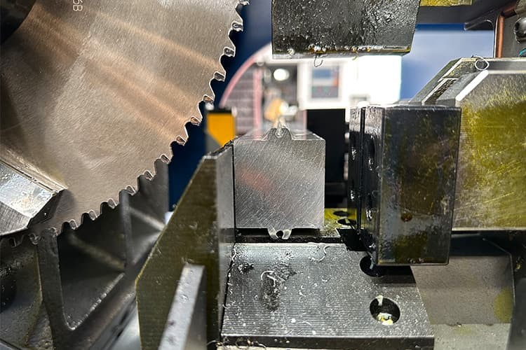 金屬圓鋸機/高速圓鋸機，在開機工作中鋸片發熱是什么原因，該怎么解決？